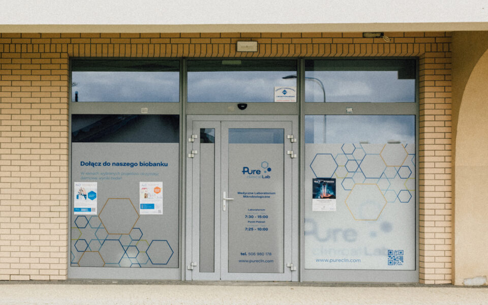 Entrance to Pure Clinical Lab in Słupsk